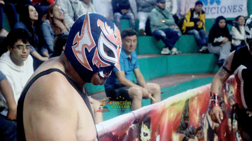 Celebran 40 años de luchador profesional de Colmillo Blanco