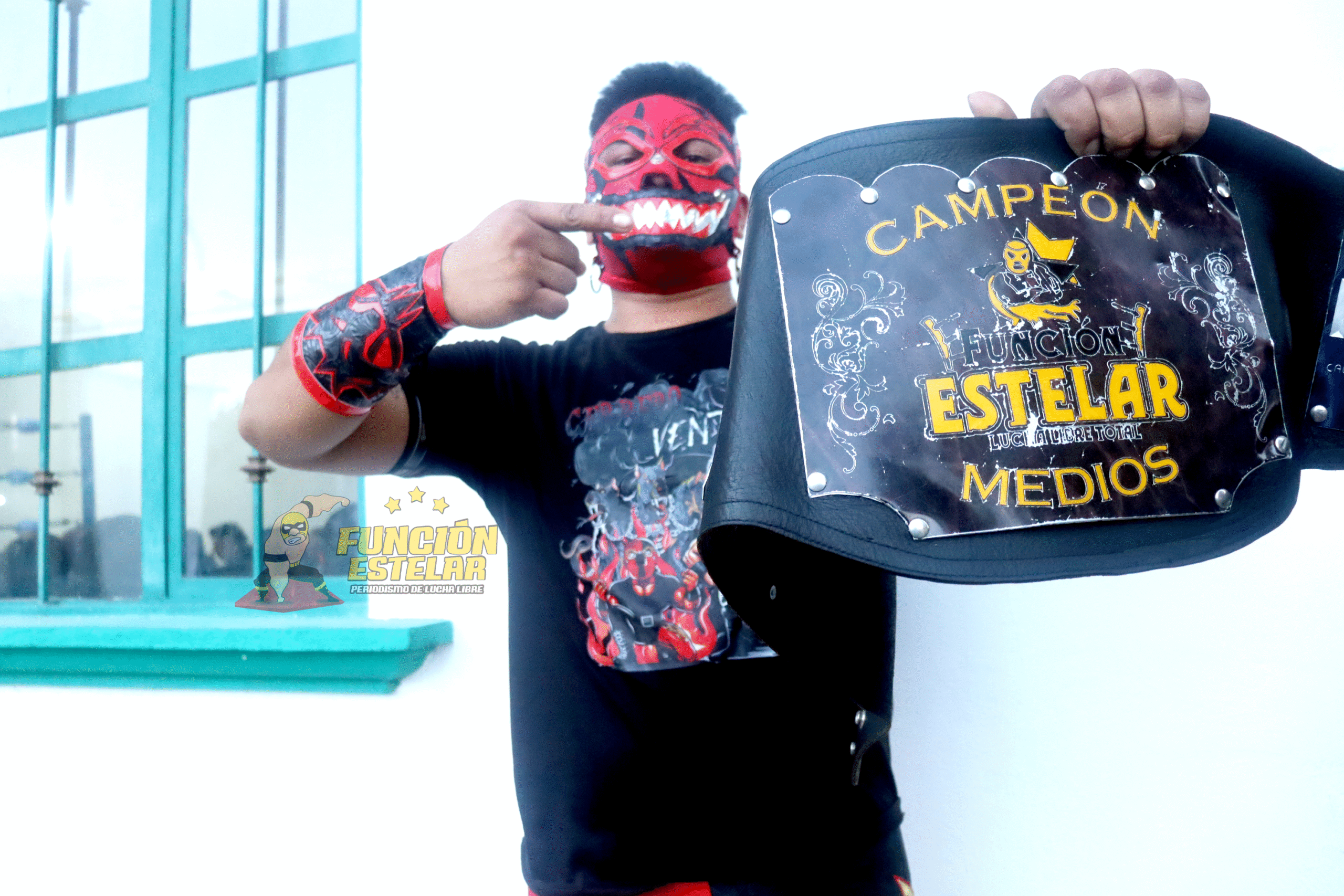 Cerbero Nuevo Campeón de Medios Función Estelar