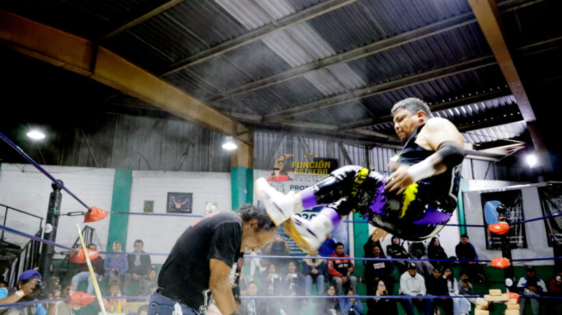 Lucha Libre Vanguardia, Jhony Yedra recibe refuerzos en conflicto familiar